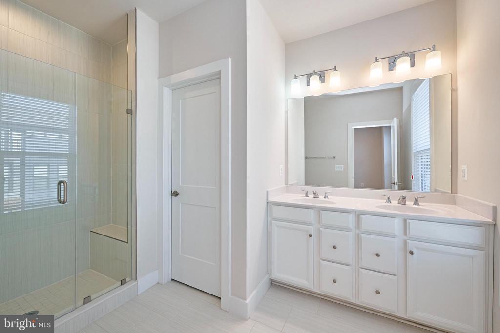 2315 LIBERTY LOOP