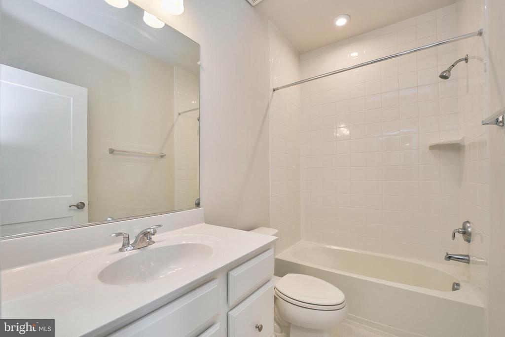 2315 LIBERTY LOOP