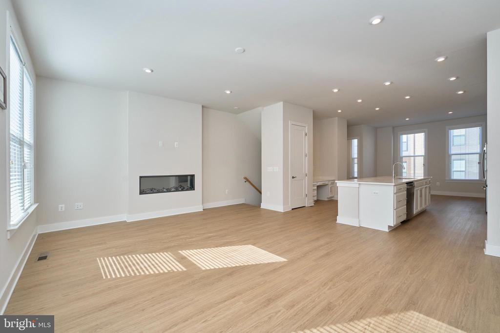 2315 LIBERTY LOOP
