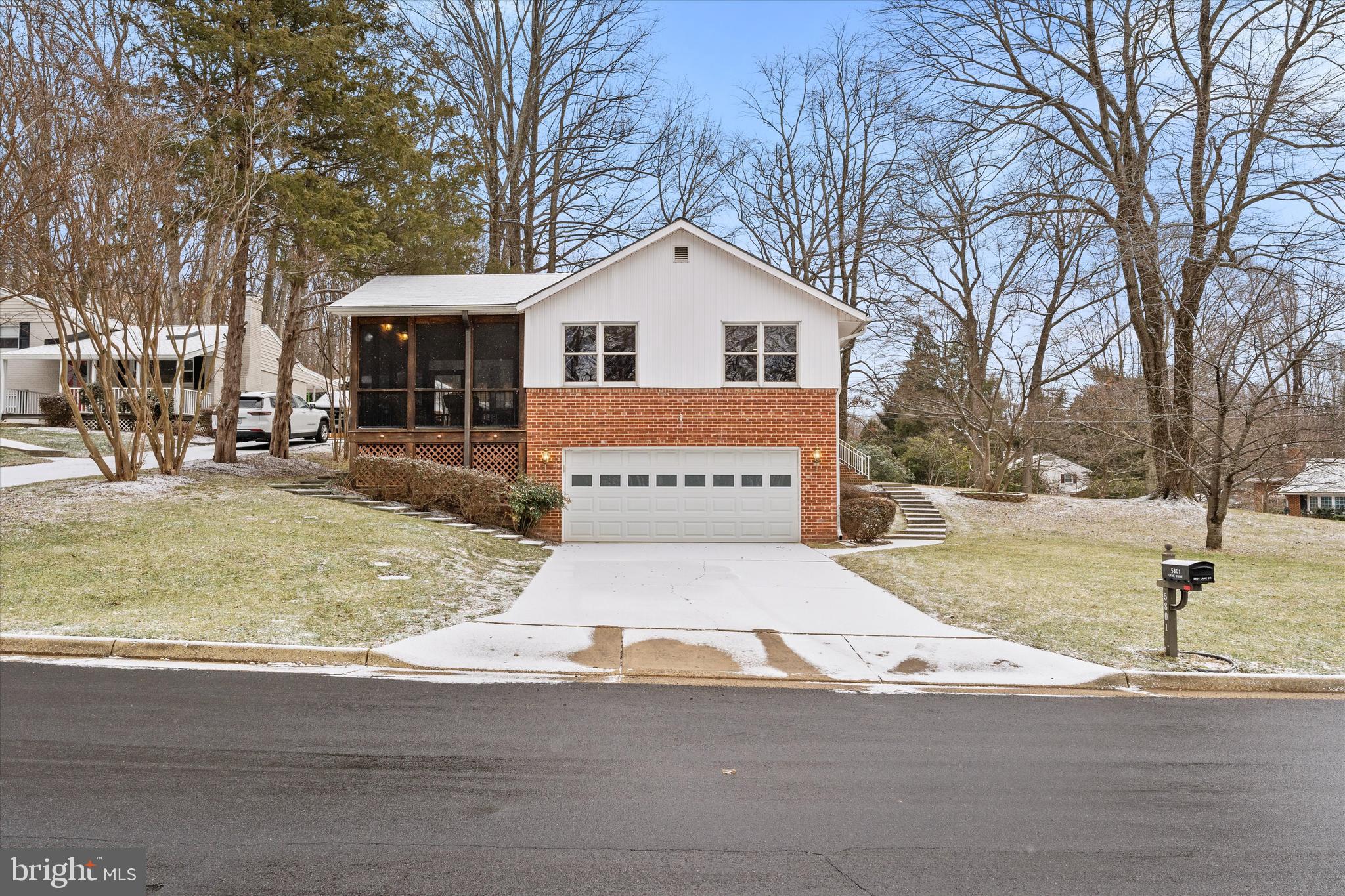 5801 Lane Dr