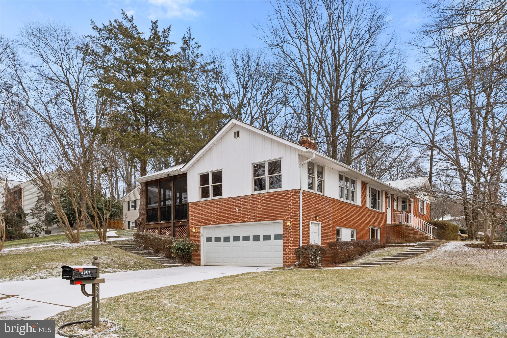 5801 Lane Dr