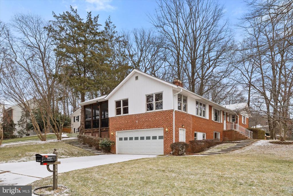 5801 Lane Dr
