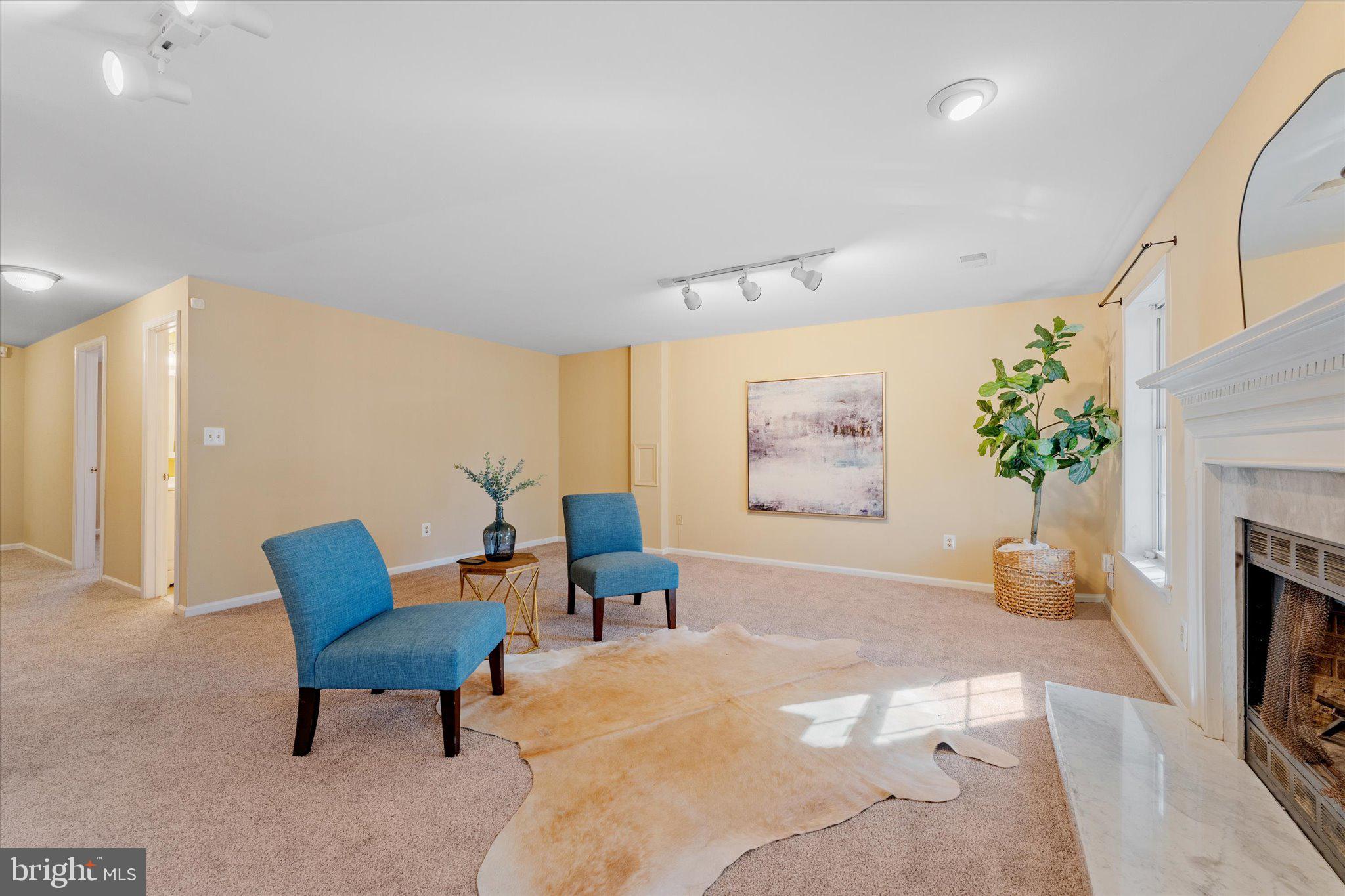 13146 Ashnut Ln