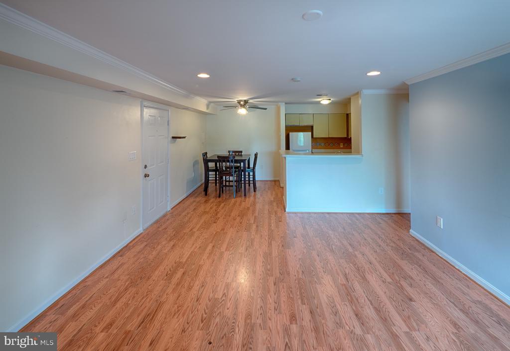 6929-B Mary Caroline Cir
