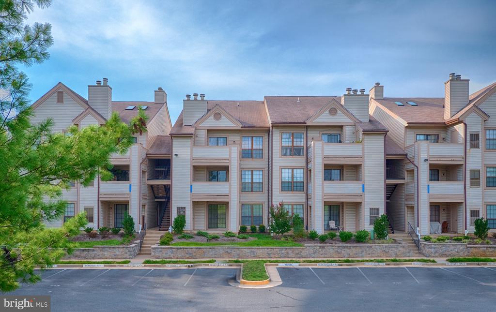 6929-B Mary Caroline Cir