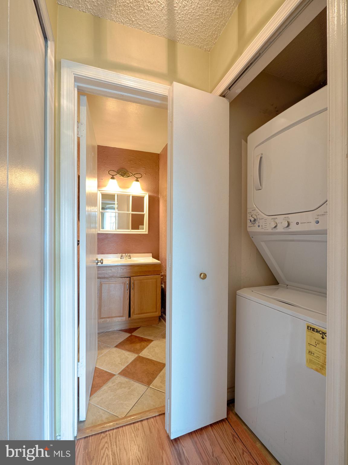 6929-B Mary Caroline Cir