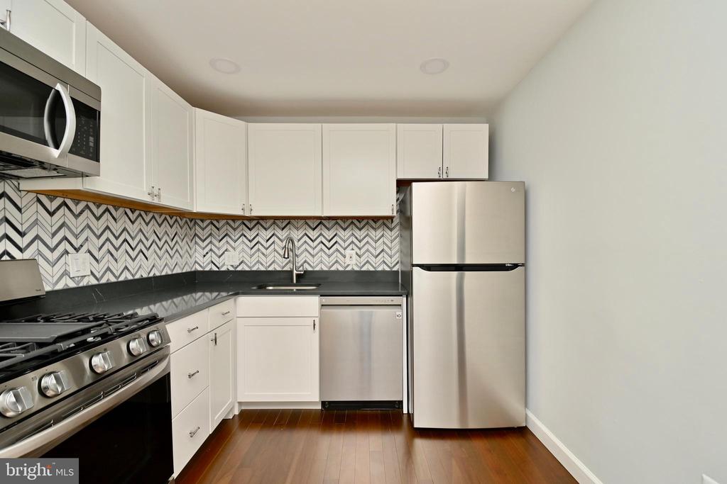 2125 FERGUSON PL