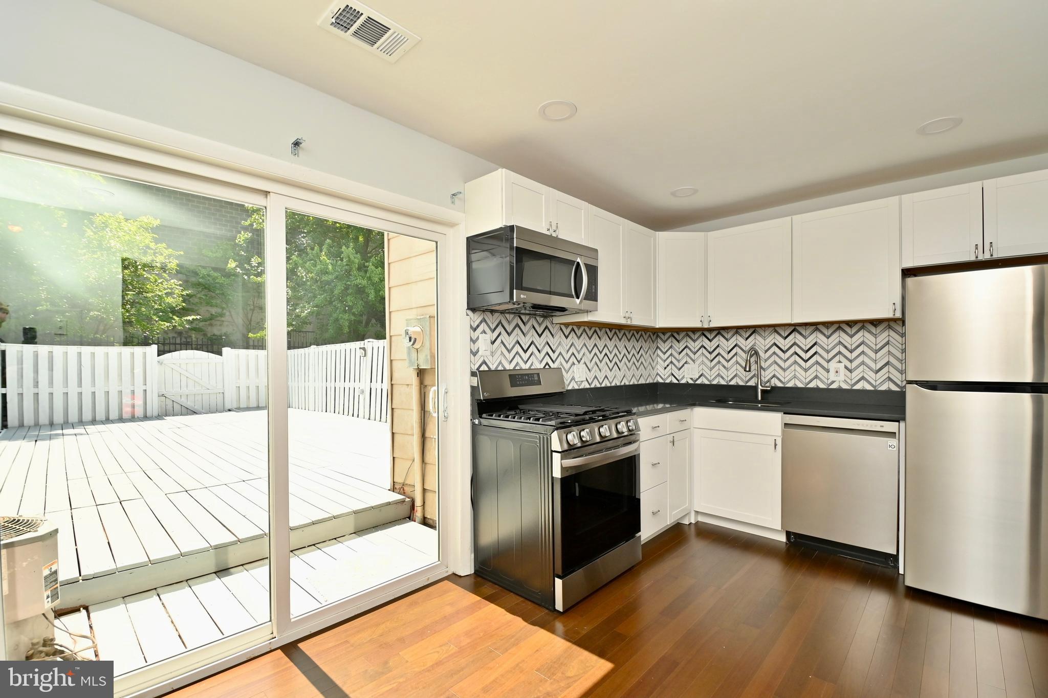 2125 FERGUSON PL