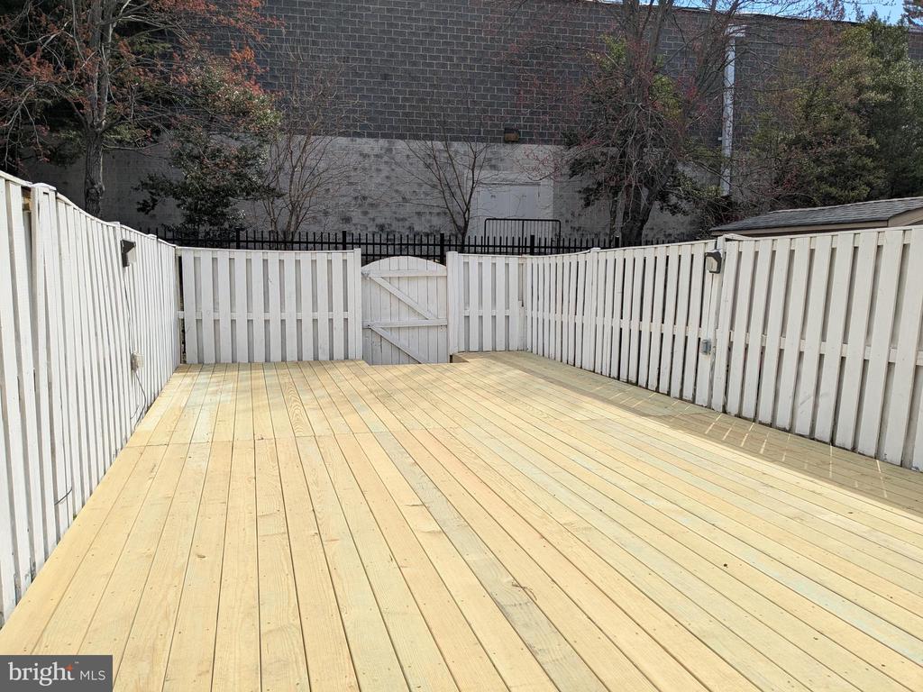 2125 FERGUSON PL