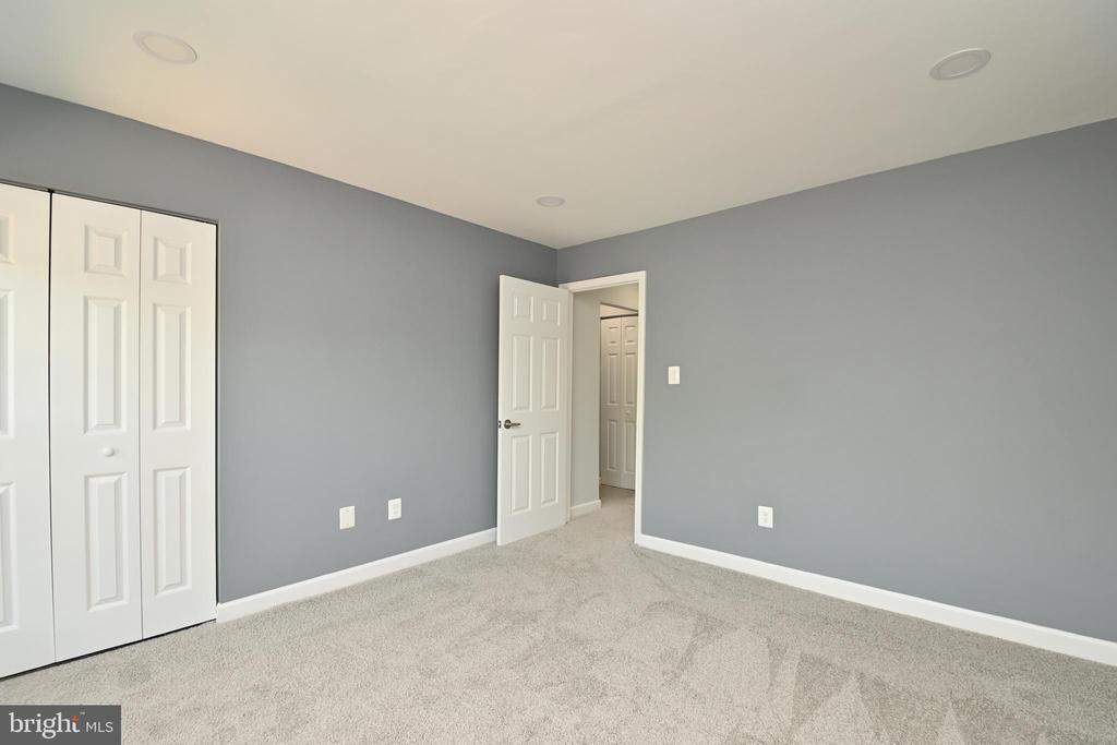2125 FERGUSON PL