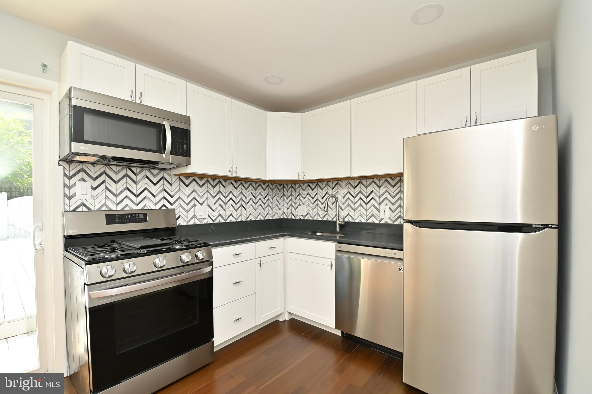 2125 FERGUSON PL