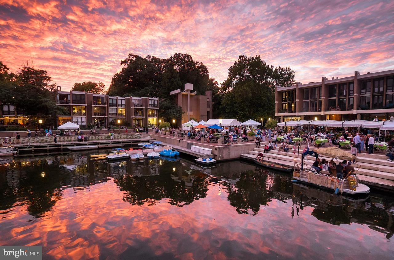 1860 Stratford Park Pl #308