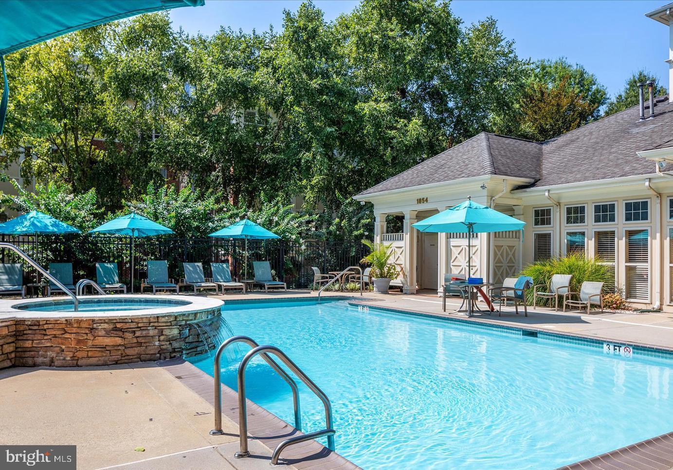 1860 Stratford Park Pl #308