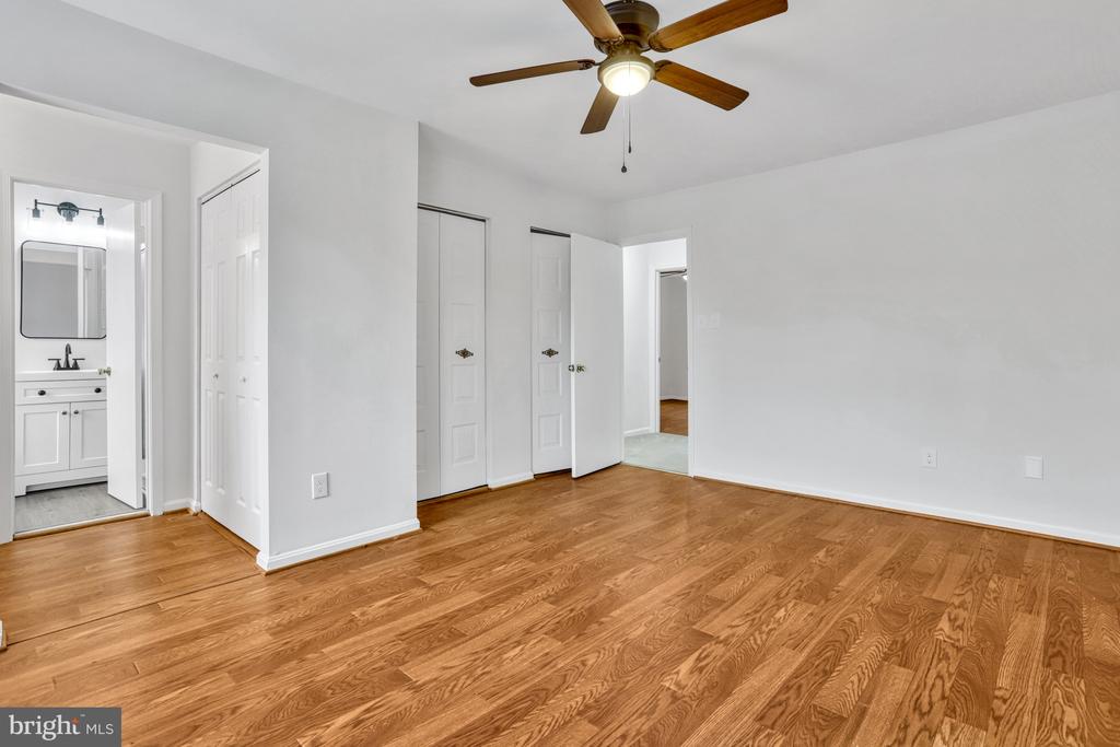 5403 Galley Ct