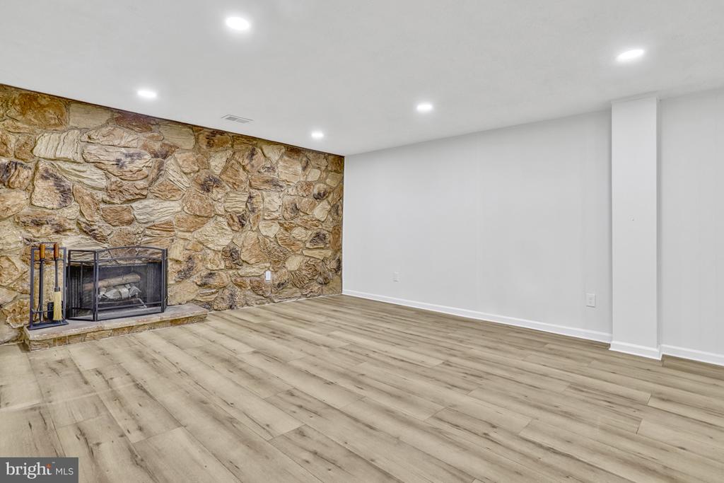 5403 Galley Ct