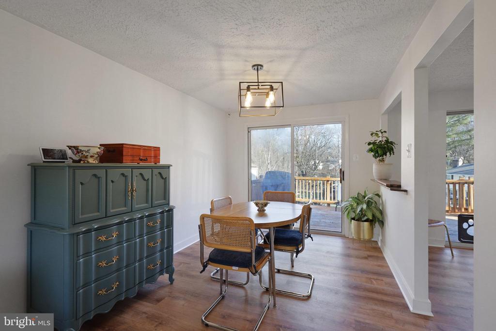 6107 WILMINGTON DR