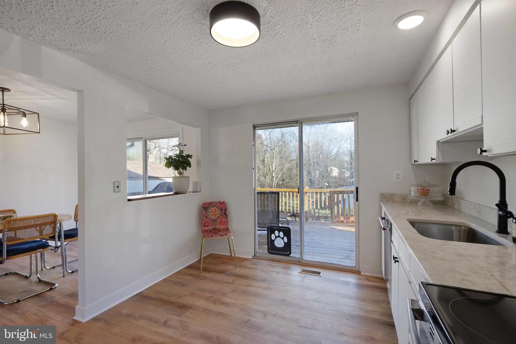 6107 WILMINGTON DR