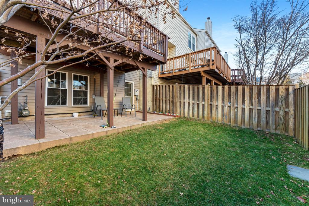 7461 Gadsby Sq