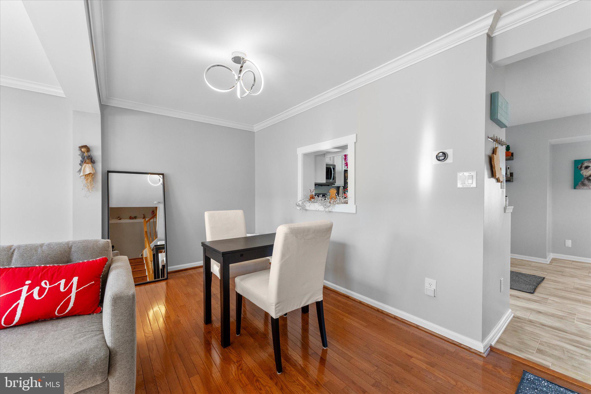 7461 Gadsby Sq