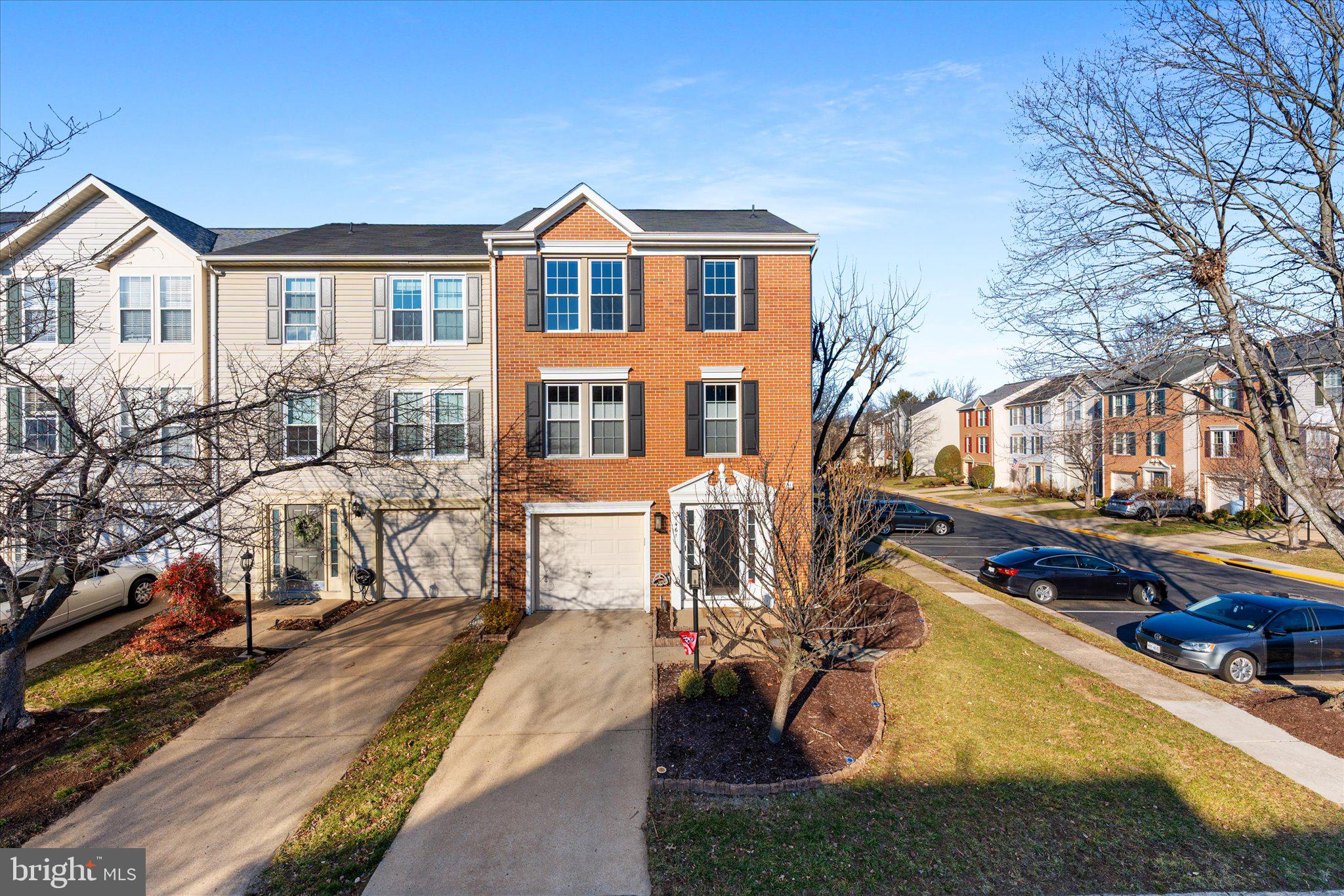 7461 Gadsby Sq