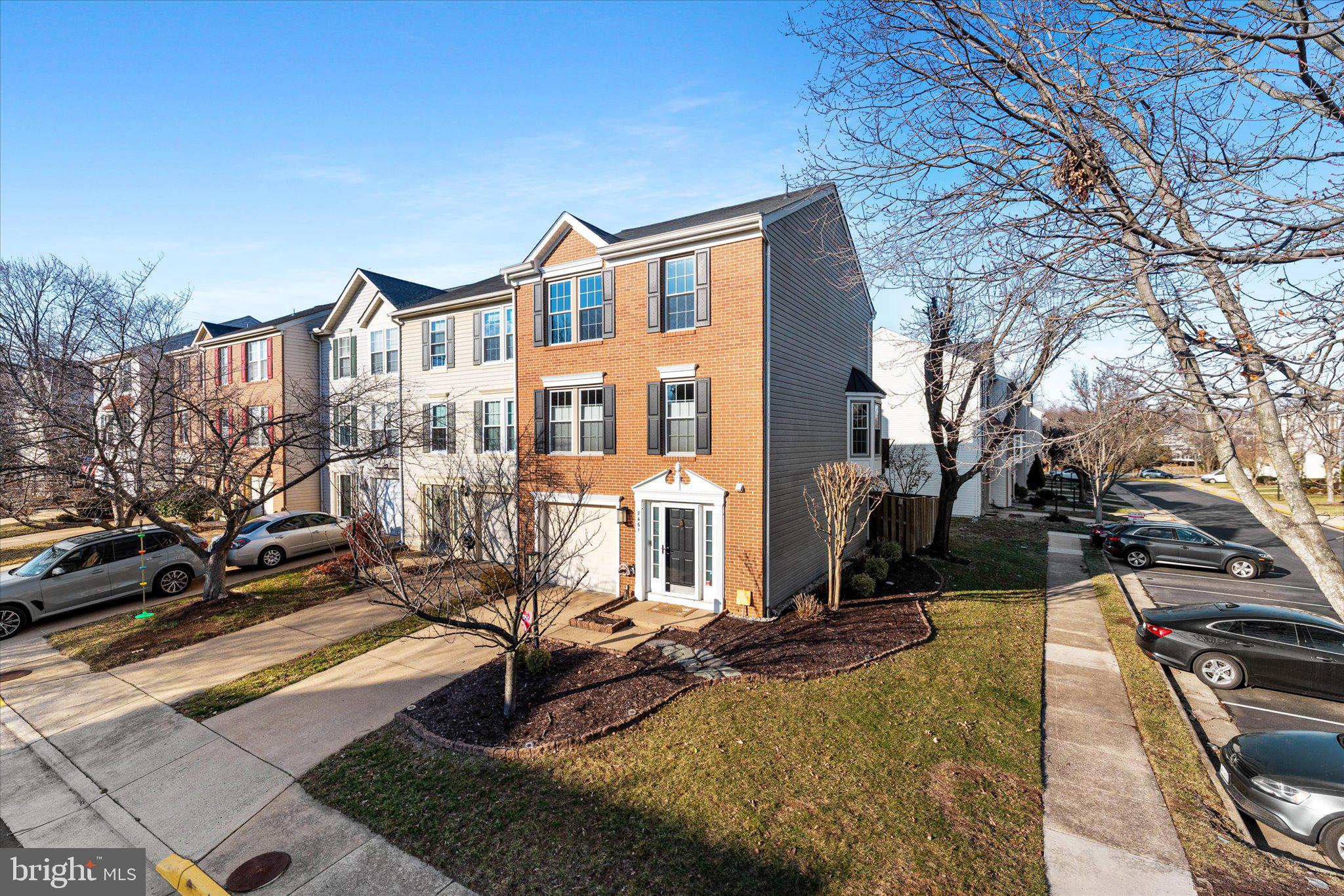 7461 Gadsby Sq