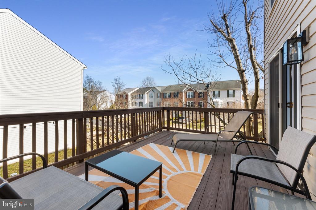 7461 Gadsby Sq