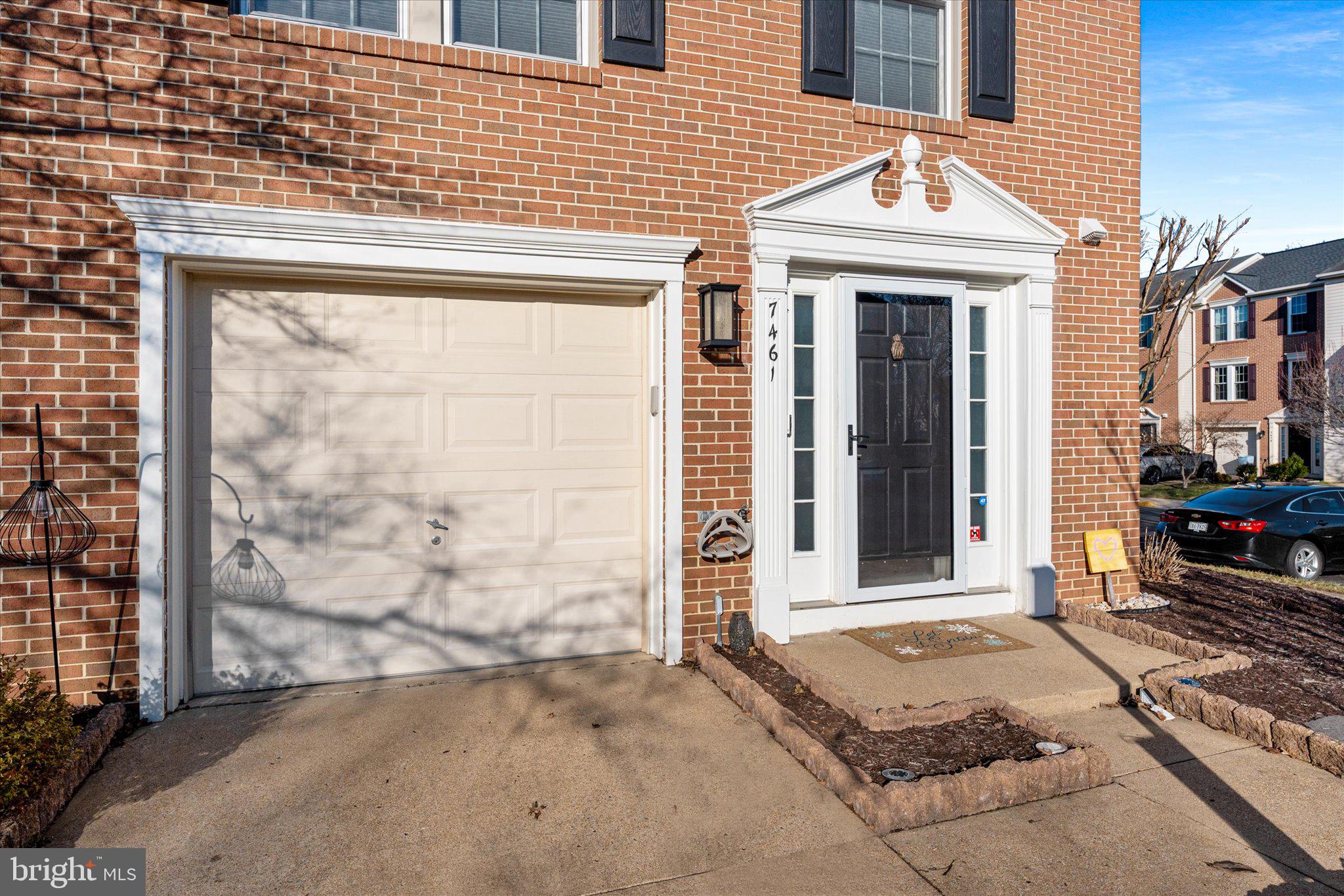 7461 Gadsby Sq