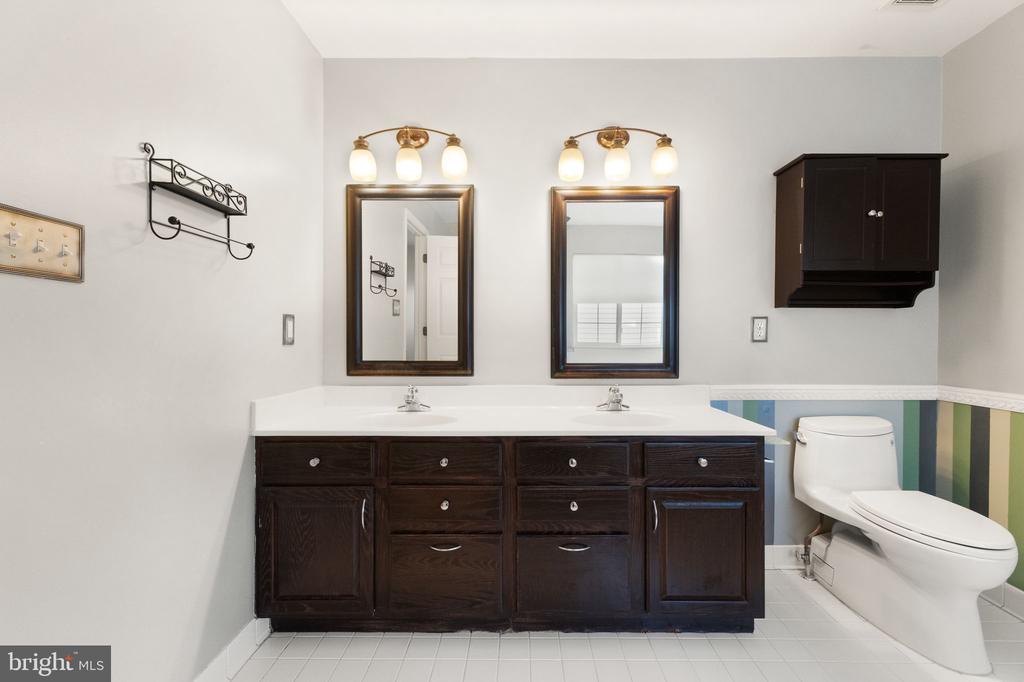 5309 Waldo Dr