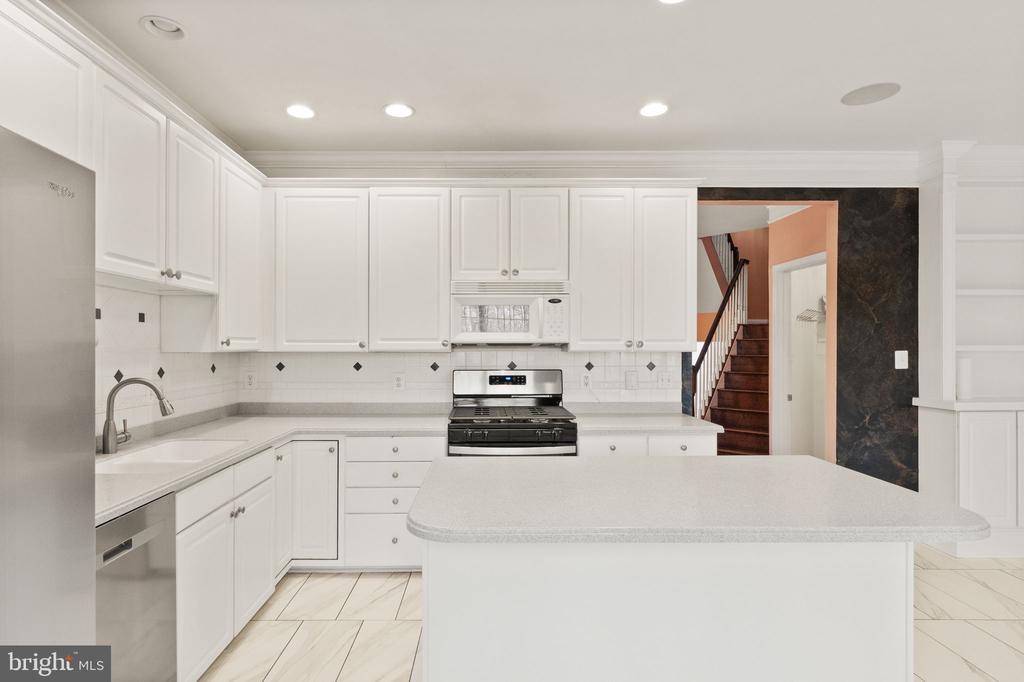 5309 Waldo Dr