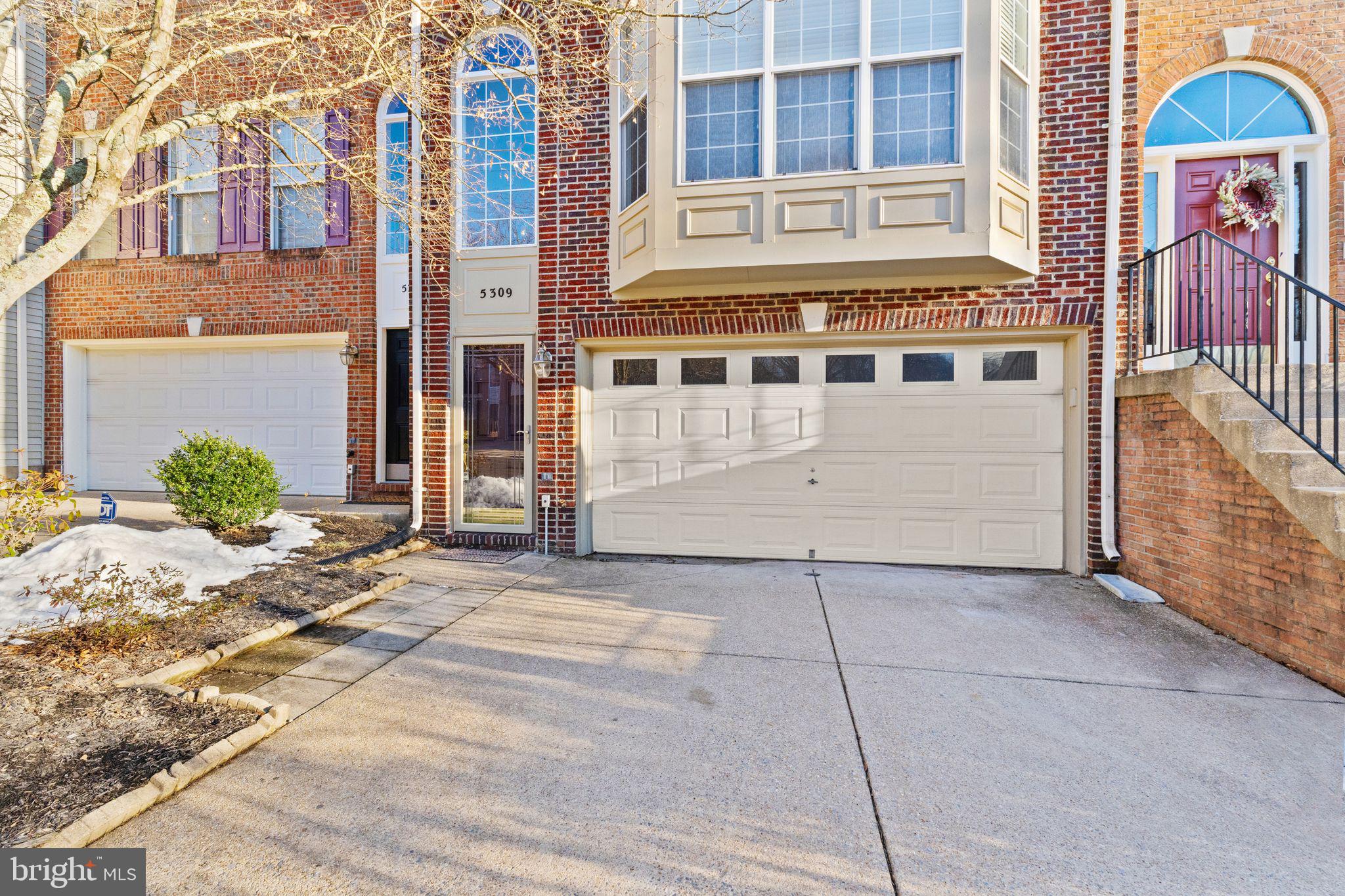 5309 Waldo Dr