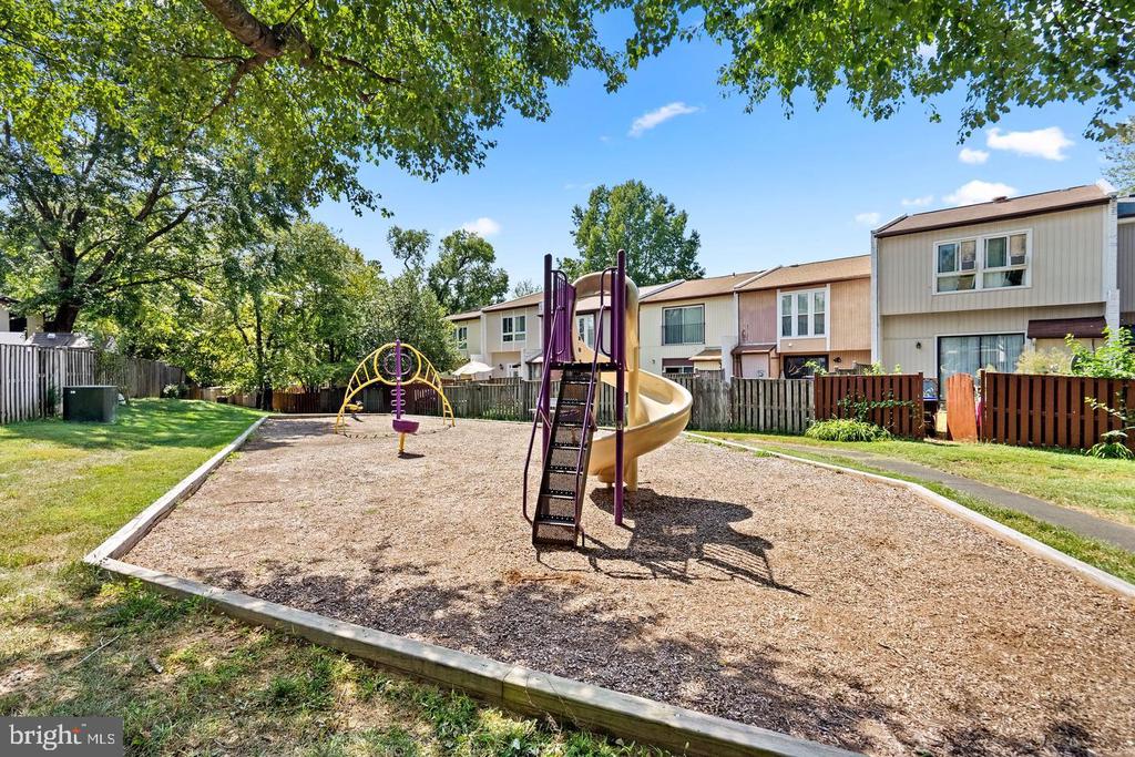 6357 Silver Ridge Cir