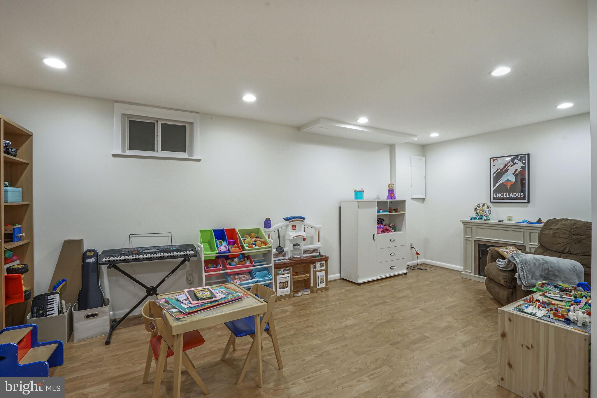 6357 Silver Ridge Cir