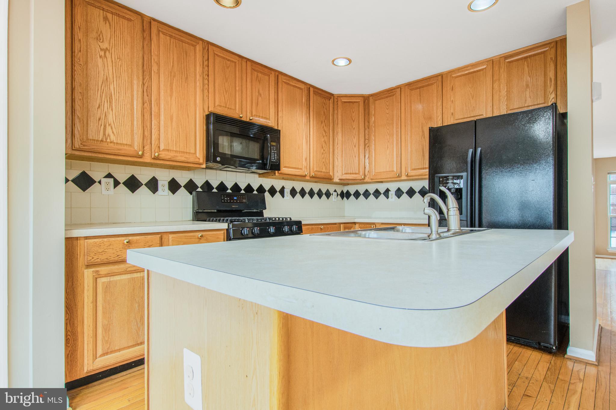 2512 WOODROW WILSON DR