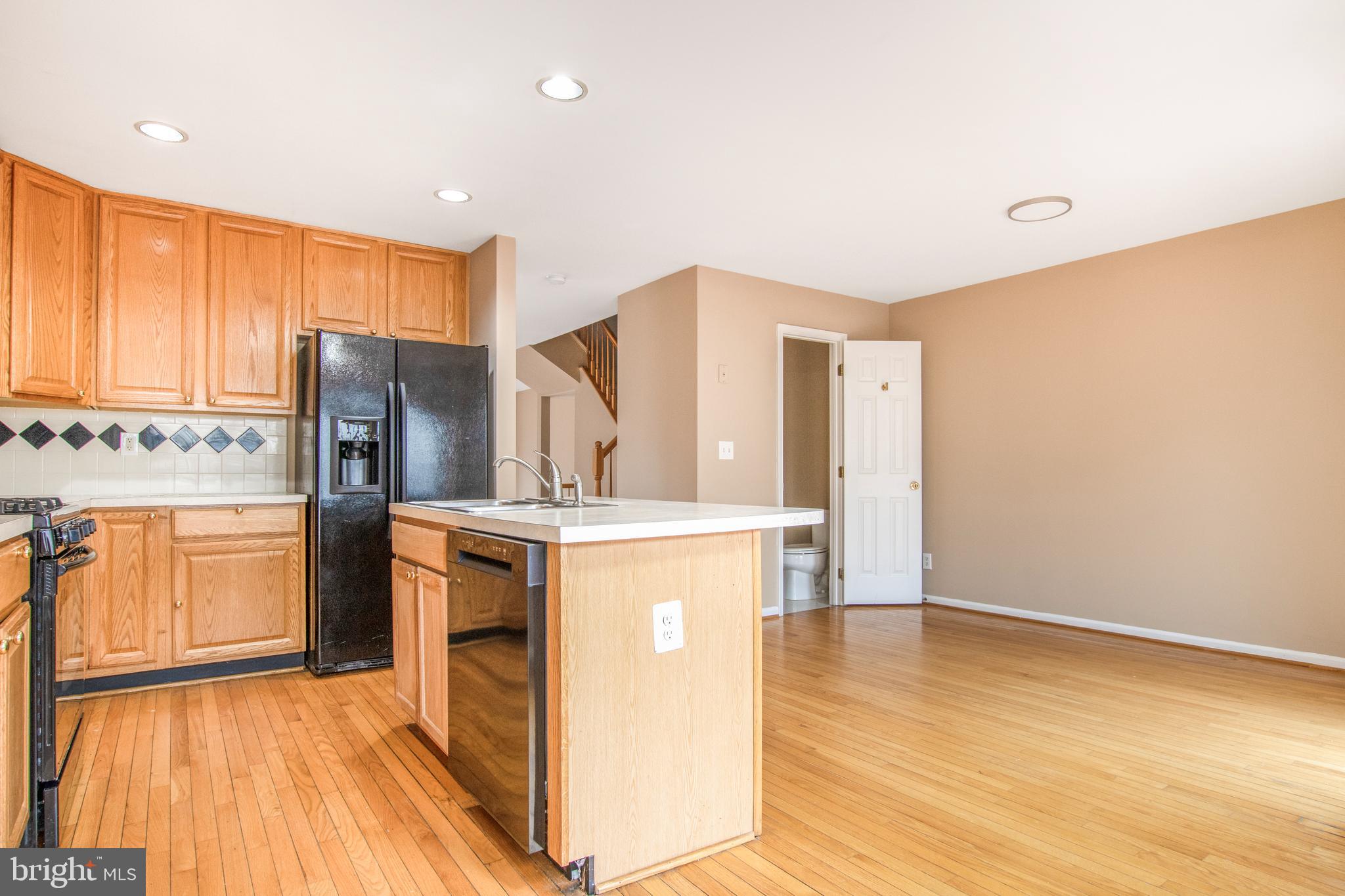 2512 WOODROW WILSON DR