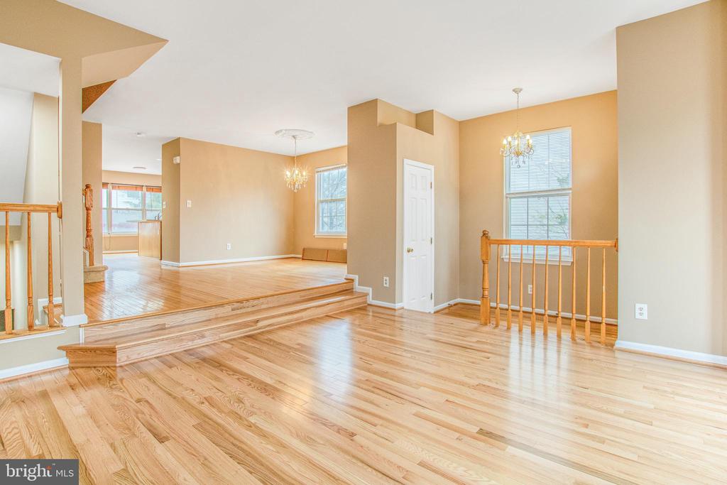 2512 WOODROW WILSON DR