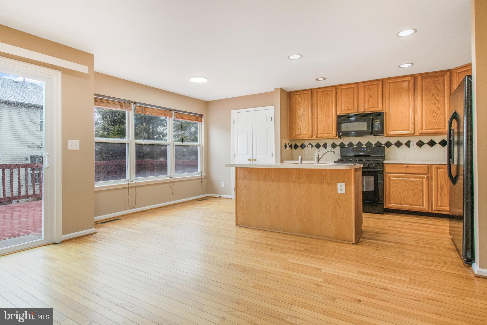 2512 WOODROW WILSON DR