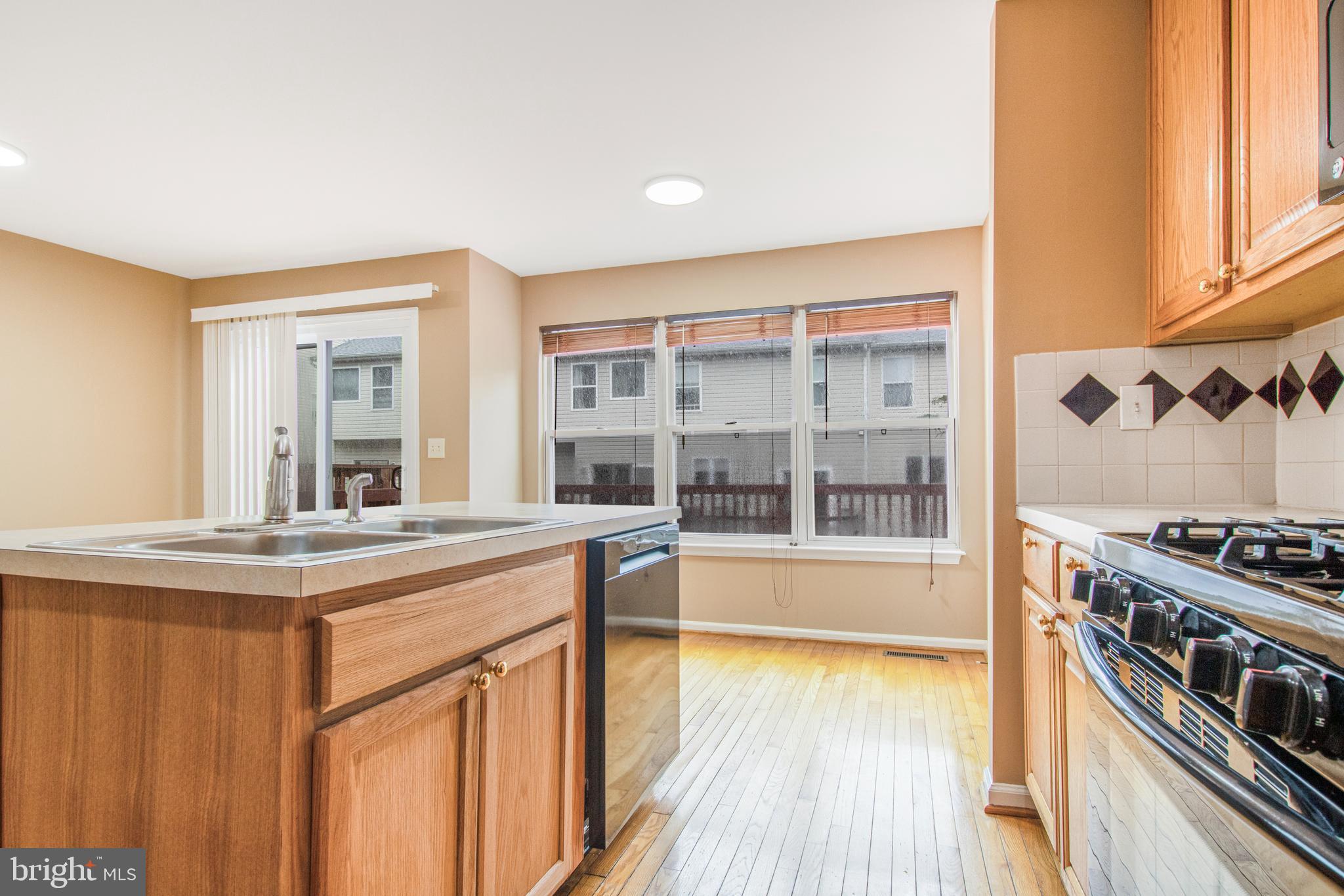 2512 WOODROW WILSON DR
