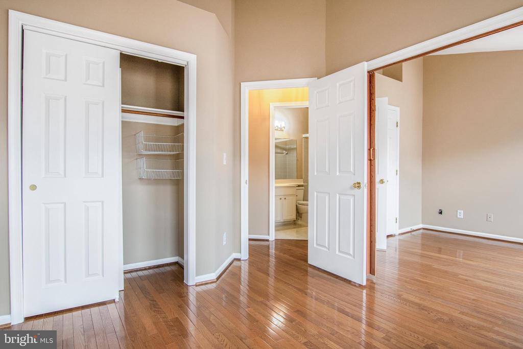 2512 WOODROW WILSON DR