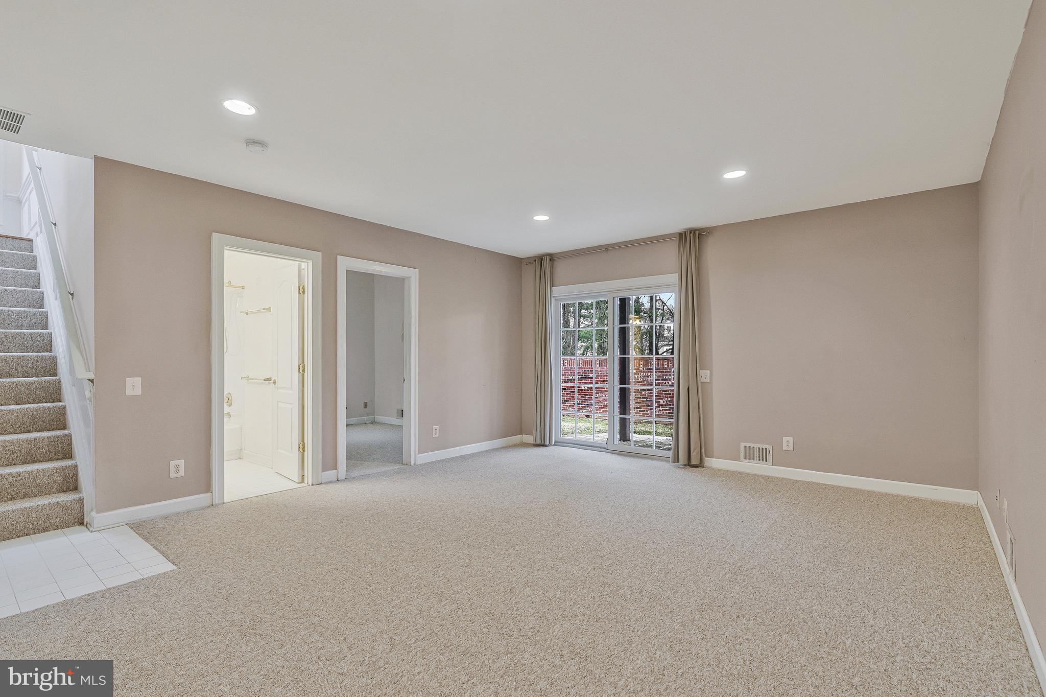 9598 Lagersfield Cir
