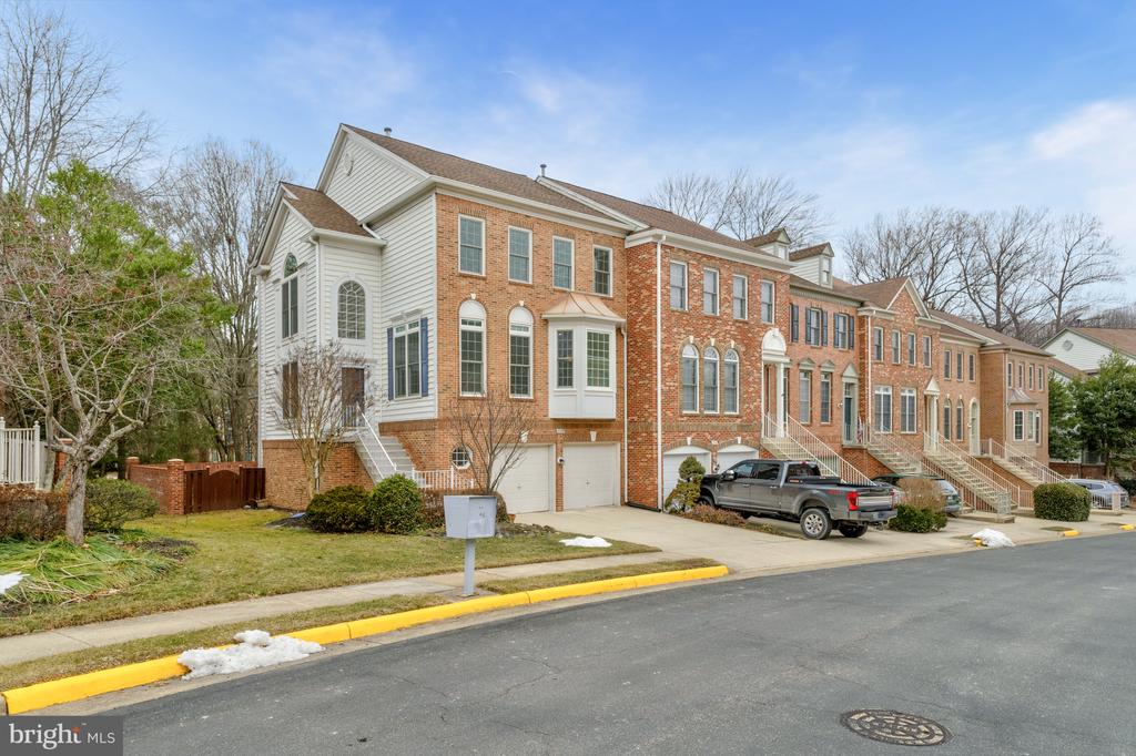 9598 Lagersfield Cir