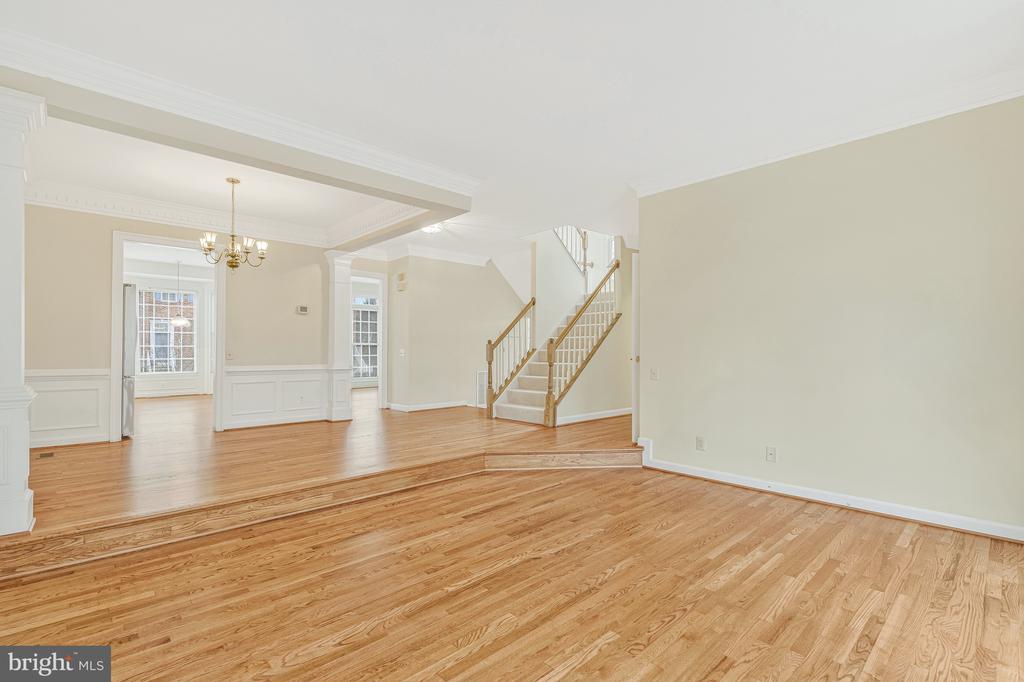 9598 Lagersfield Cir