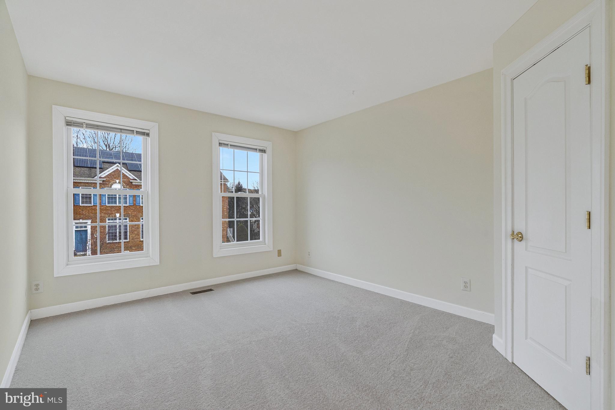 9598 Lagersfield Cir