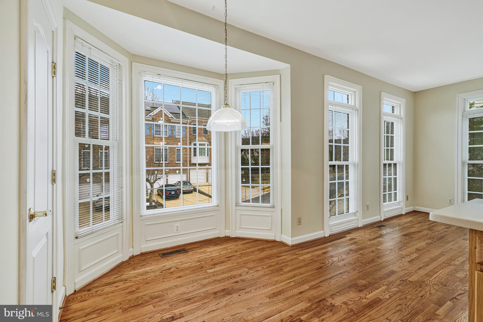 9598 Lagersfield Cir