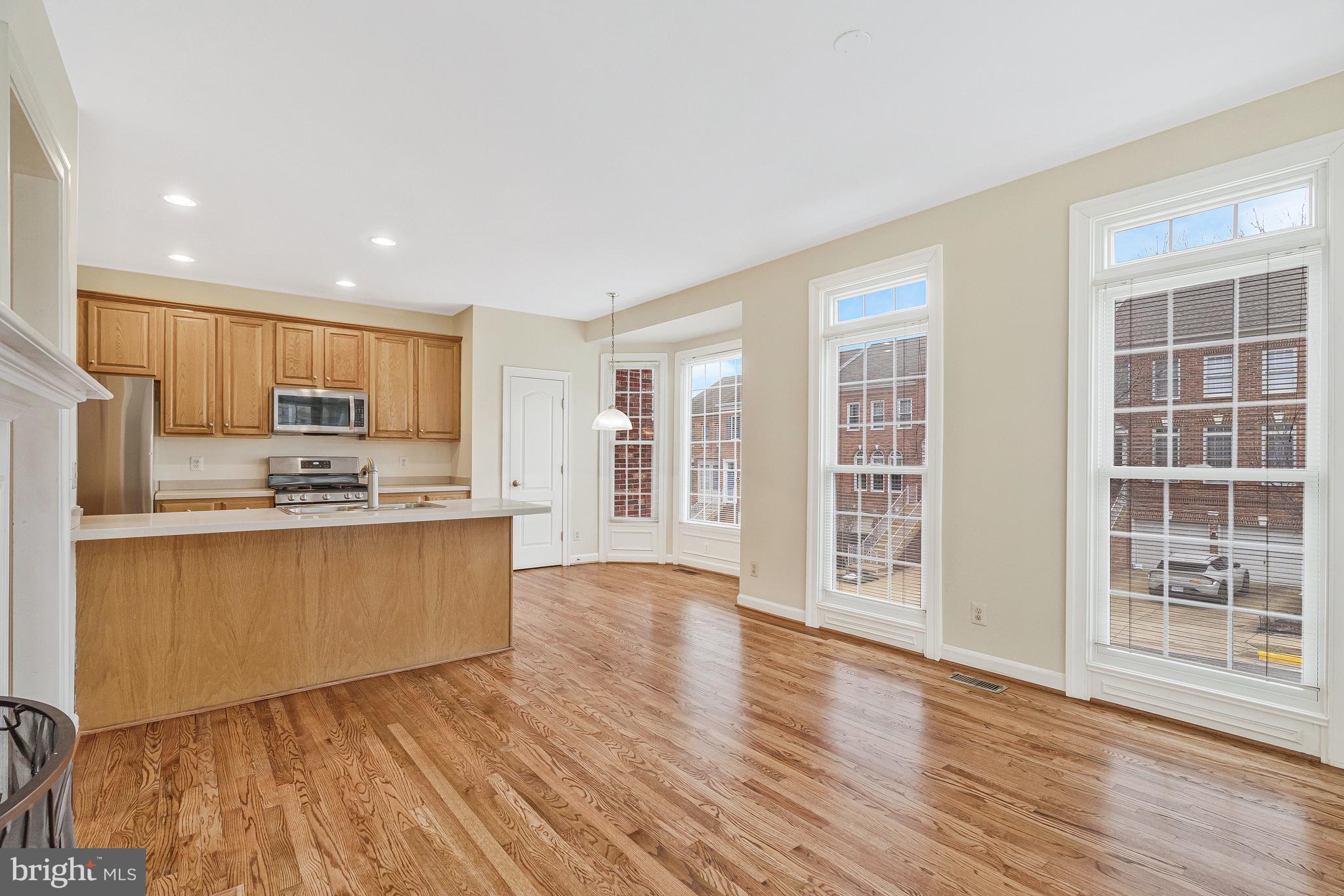 9598 Lagersfield Cir