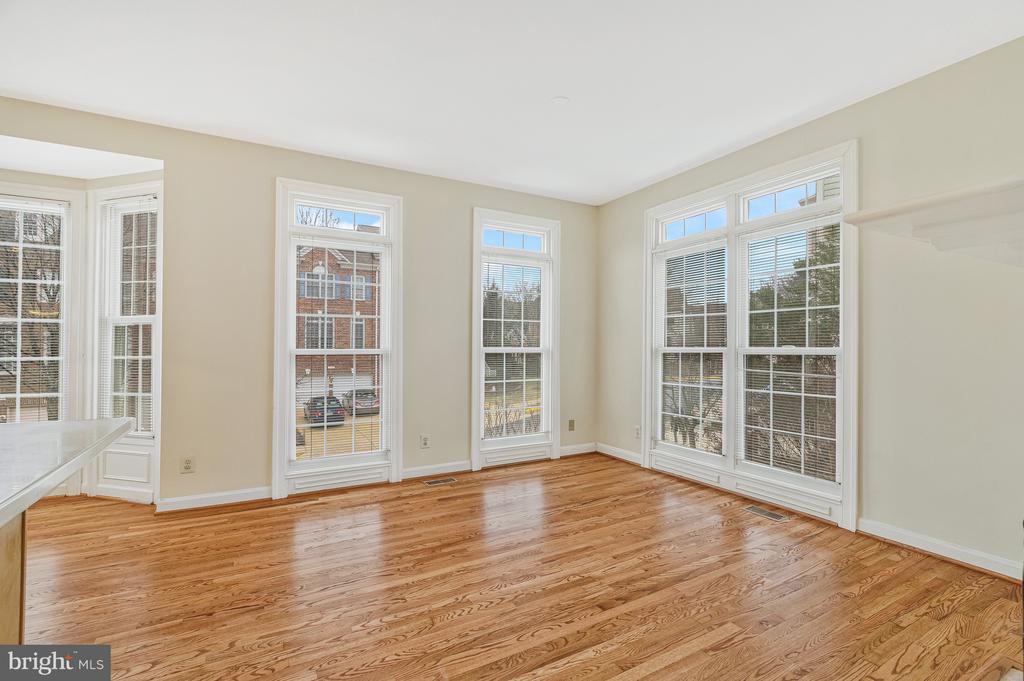 9598 Lagersfield Cir