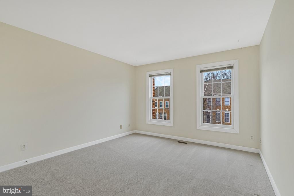 9598 Lagersfield Cir