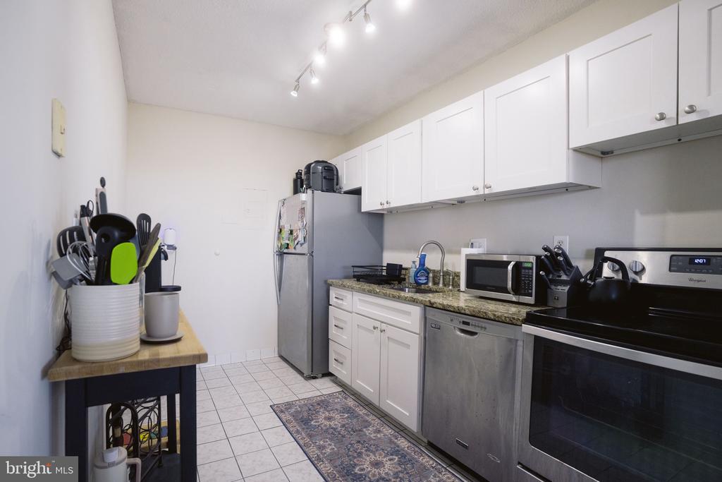 2059 Huntington Ave #1404