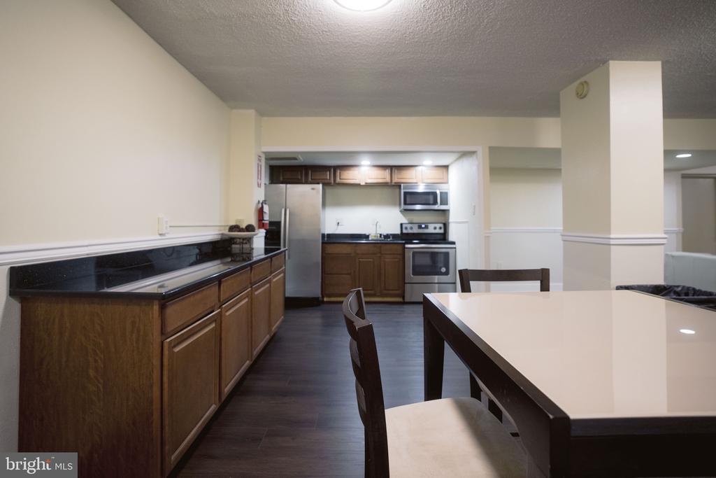 2059 Huntington Ave #1404