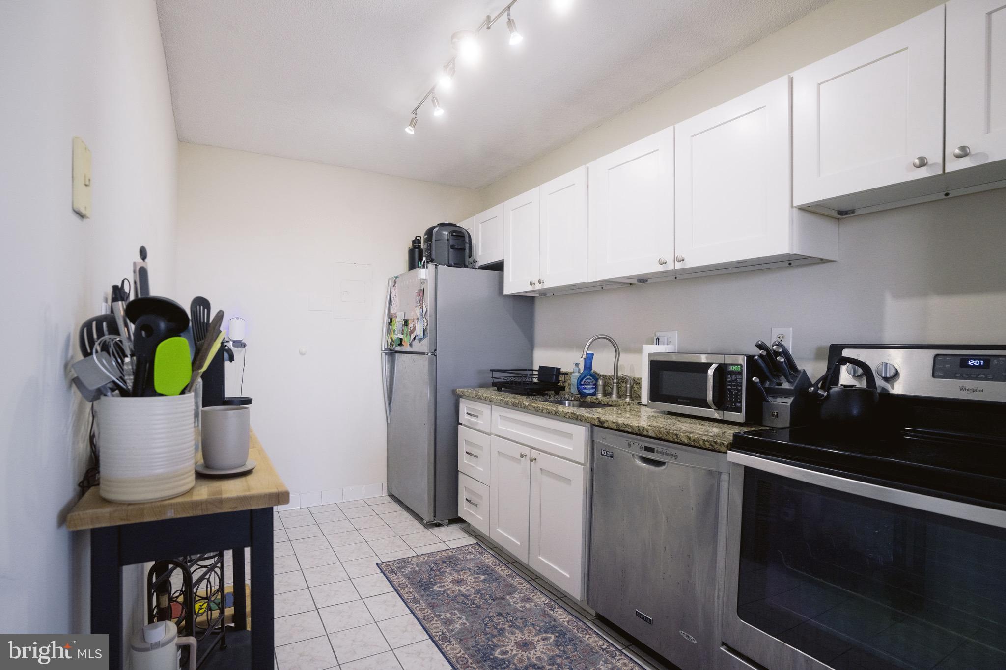 2059 Huntington Ave #1404