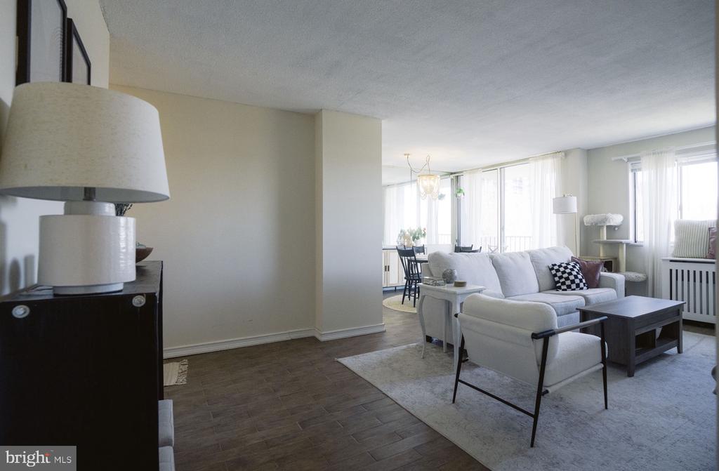 2059 Huntington Ave #1404